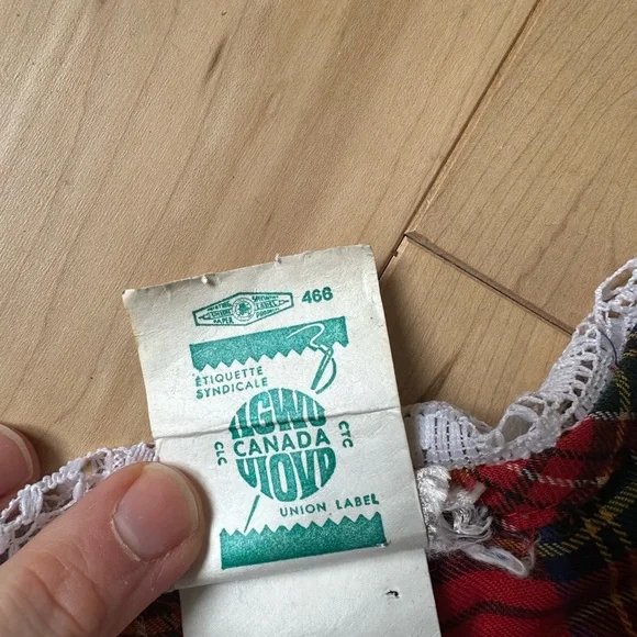 Vintage Shirt with Lace Collar - Picture 5 of 5